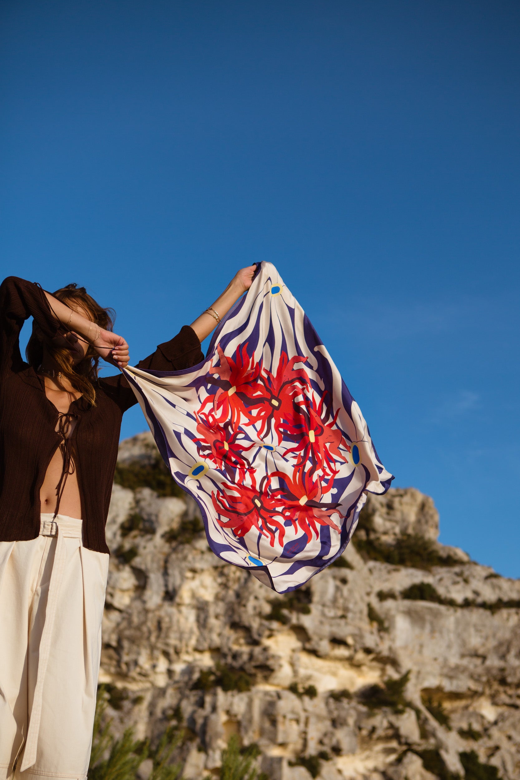 Dancers of the Sun90 silk square, 100% silk, Made in France